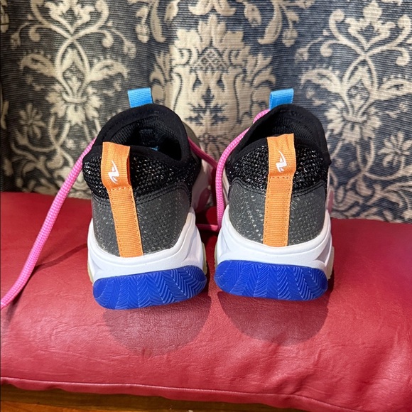 Athletic Works Kids Sneakers Black Gray with Pink Laces - Picture 3 of 7